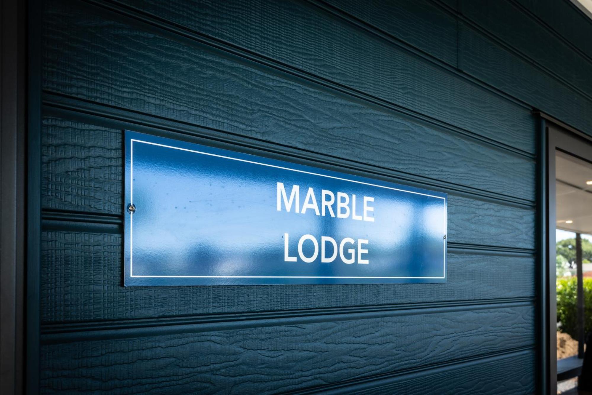 Cambridge Top 10 Holiday Park Extérieur photo